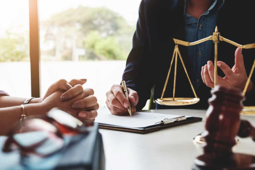 Court Applications vs. Mediation: A Less Stressful Path with EH Mediation Matlock